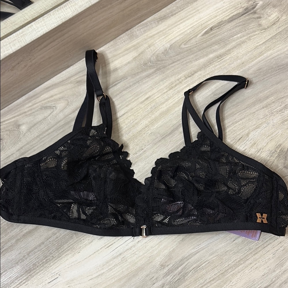 Savage X Fenty Black Lace Bralette small excellent condition